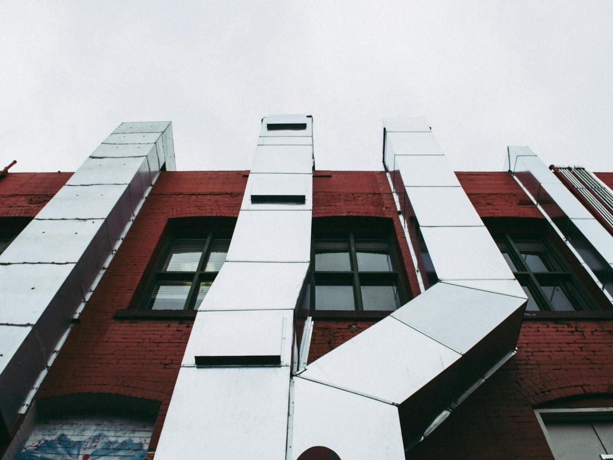 The Importance of Duct Cleaning in Commercial&nbsp;Buildings